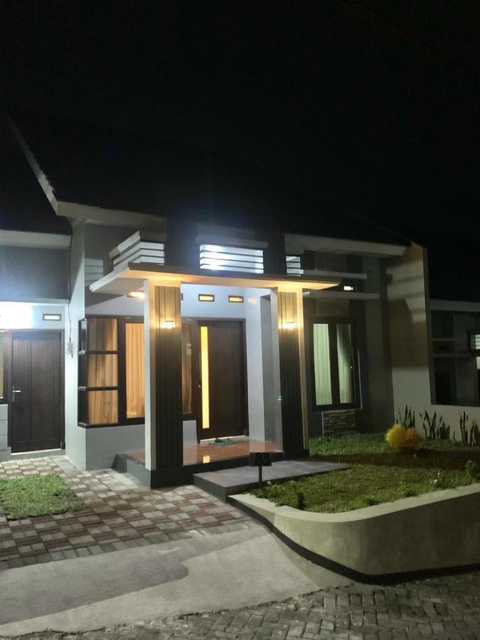 Guest House / Homestay Bukit Mutiara Residence Ngingas Экстерьер фото